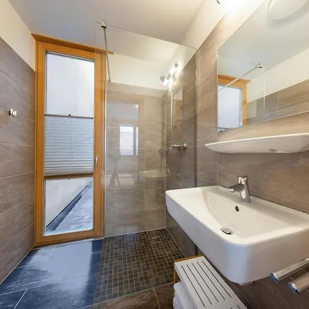 Apartment In Neukirchen By Ski Lift & Sauna Semesterbostad