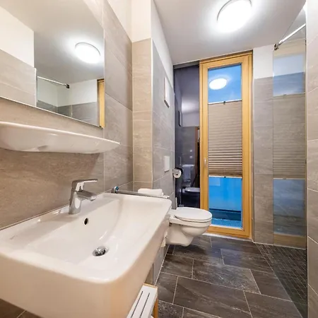 Semesterbostad Apartment In Neukirchen By Ski Lift & Sauna Neukirchen am Großvenediger