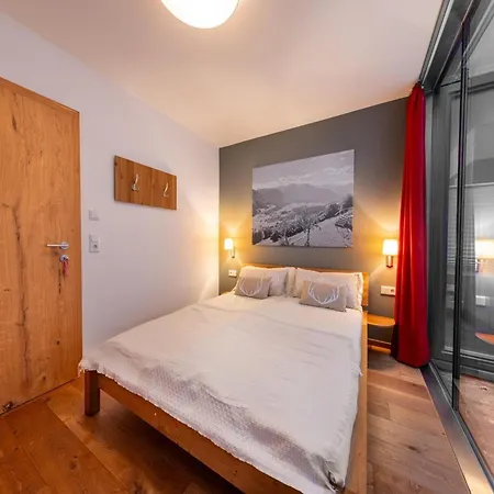 Apartment In Neukirchen By Ski Lift & Sauna Neukirchen am Großvenediger
